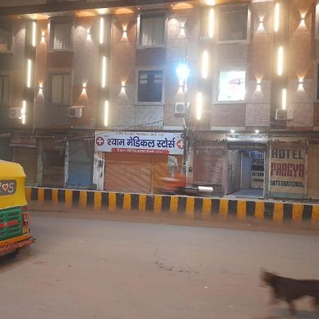 Pragya International Hotel Benares Buitenkant foto
