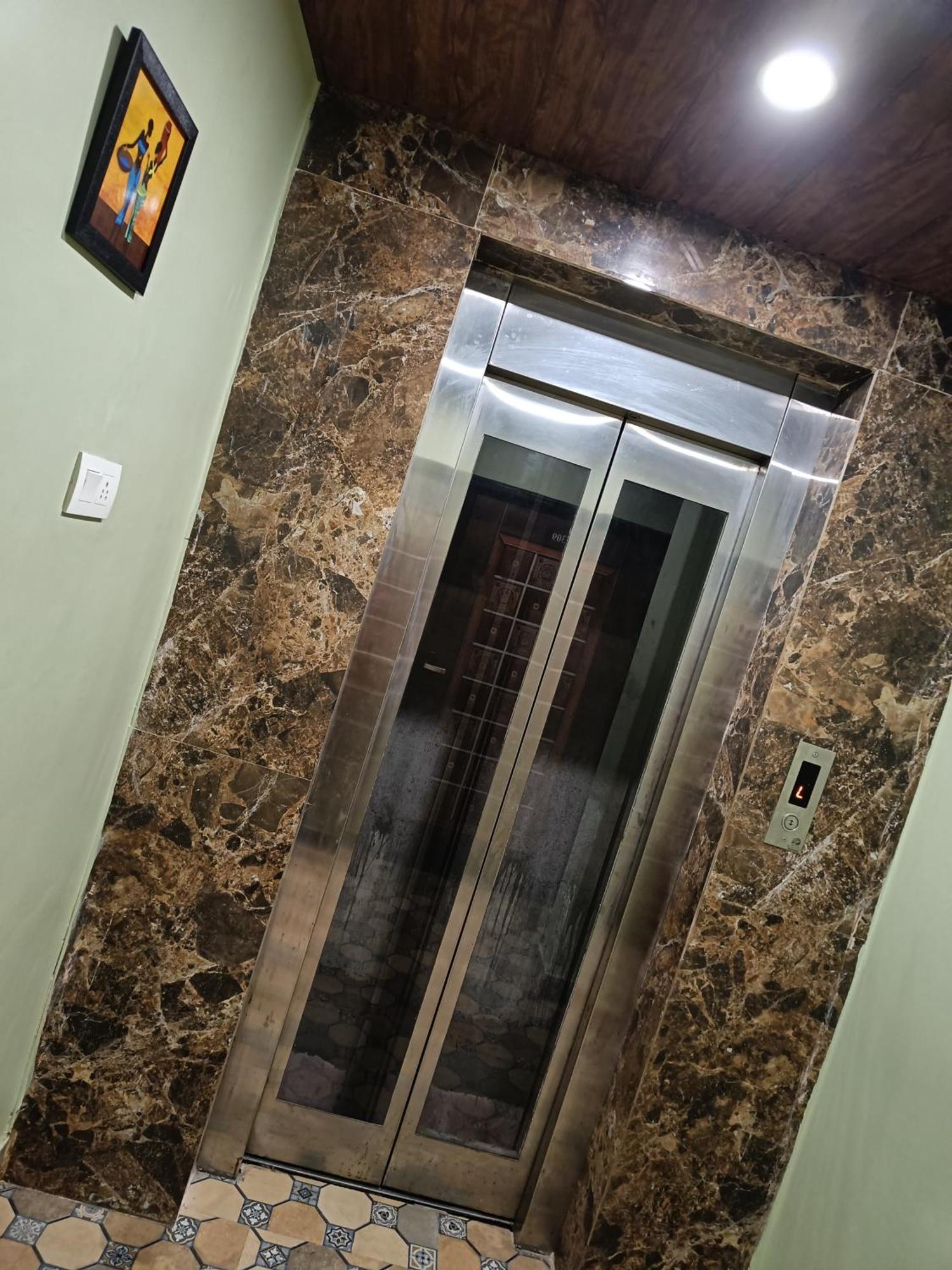 Pragya International Hotel Benares Buitenkant foto