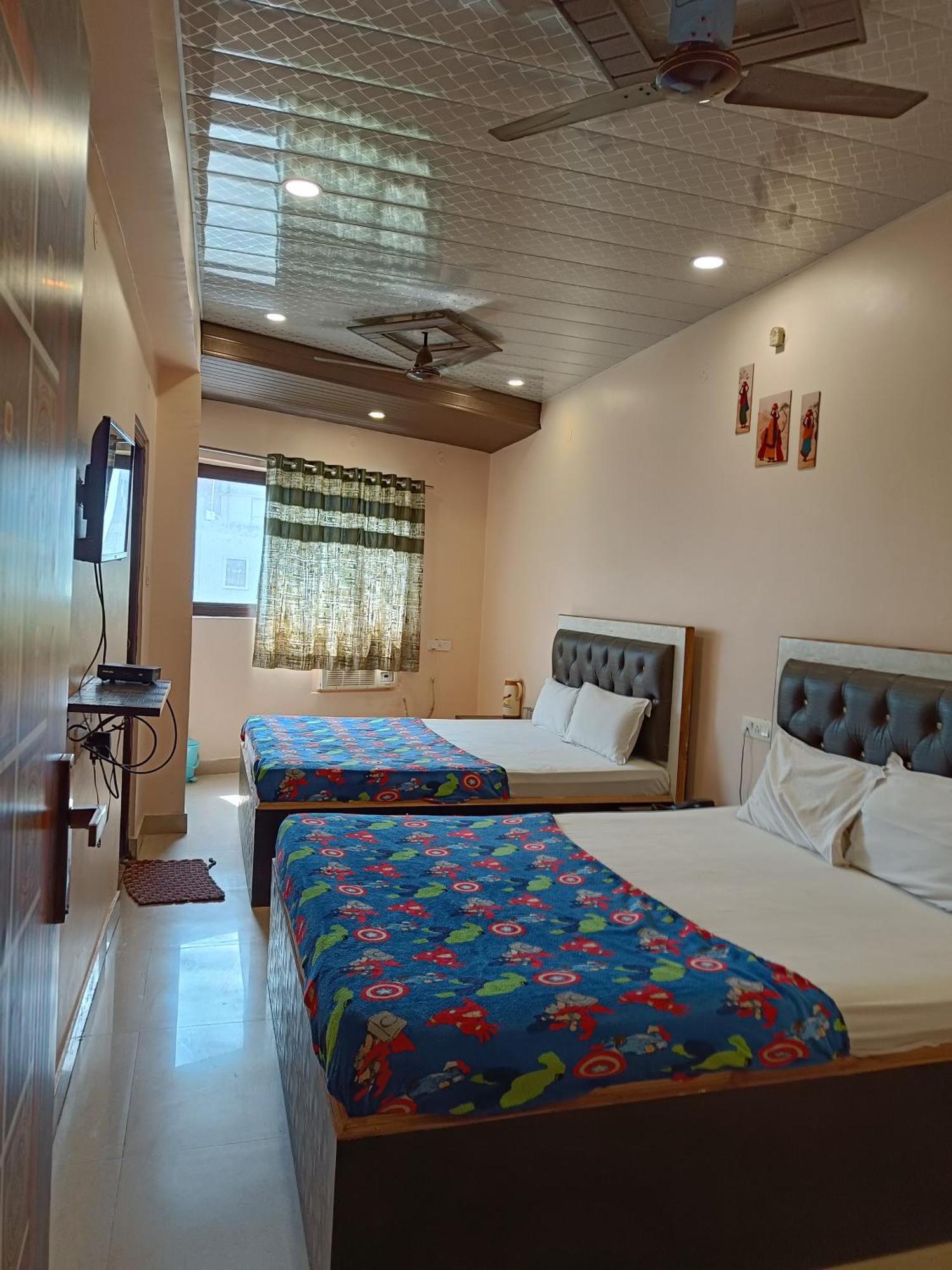 Pragya International Hotel Benares Buitenkant foto
